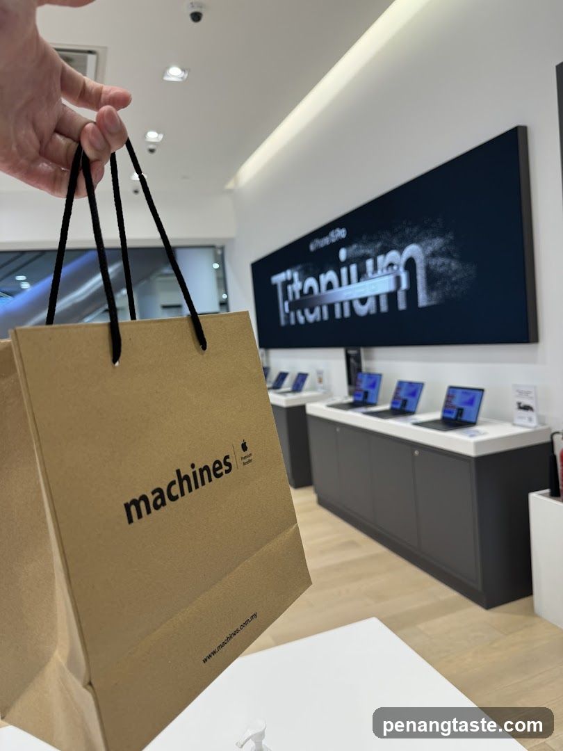 Machines Apple Store Interior