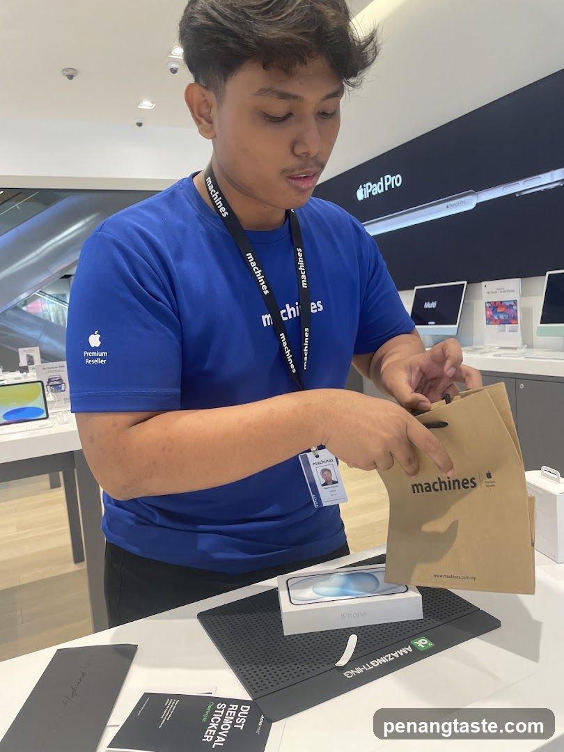 Apple Reseller Staff in Store