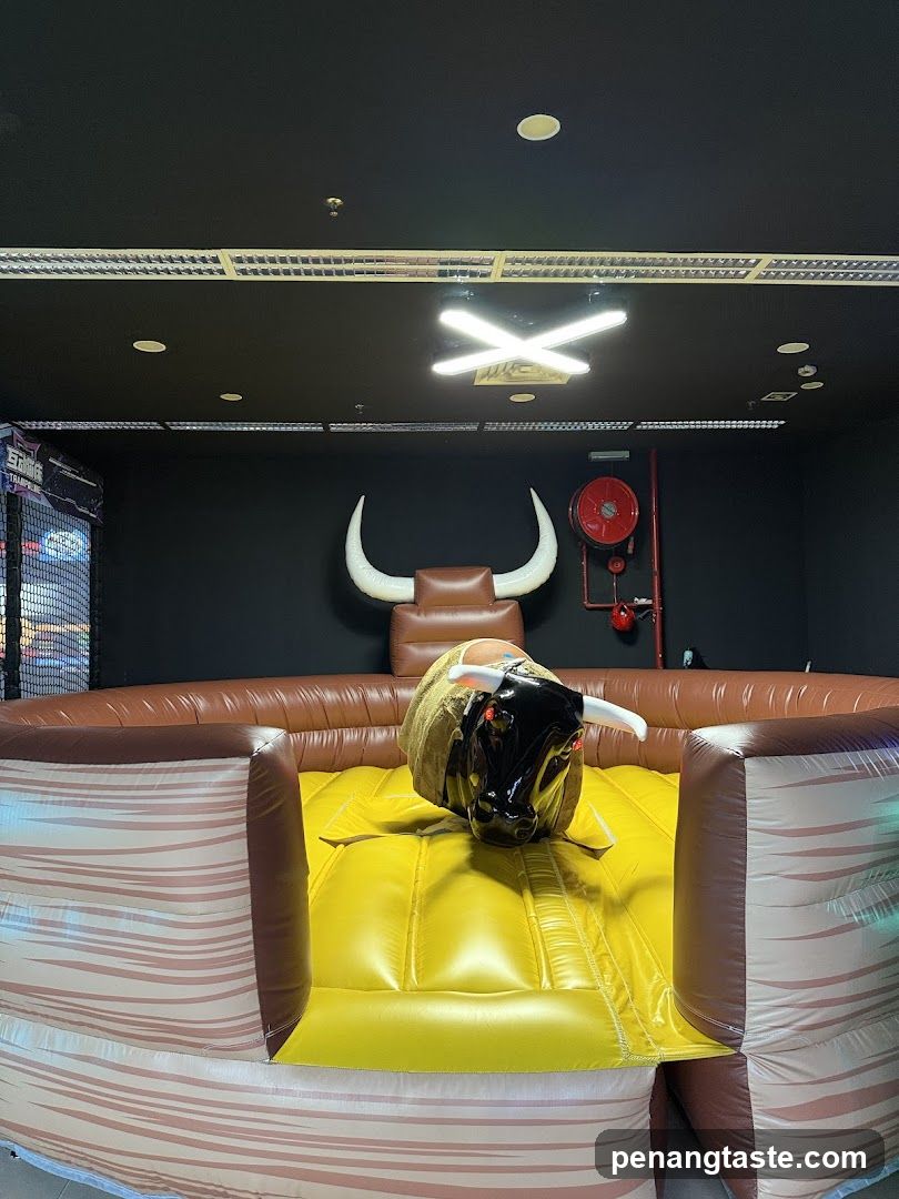 Indoor ride arena
