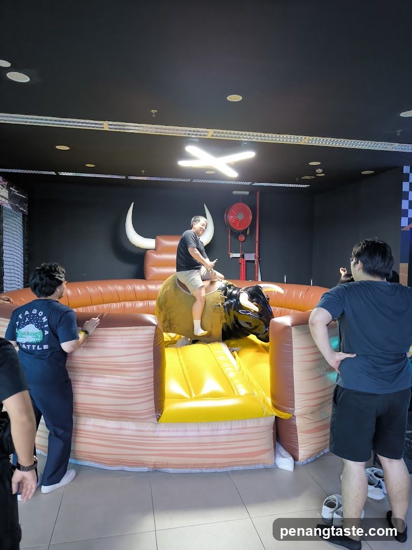 Inflatable Bull Ride Indoor Amusement Area