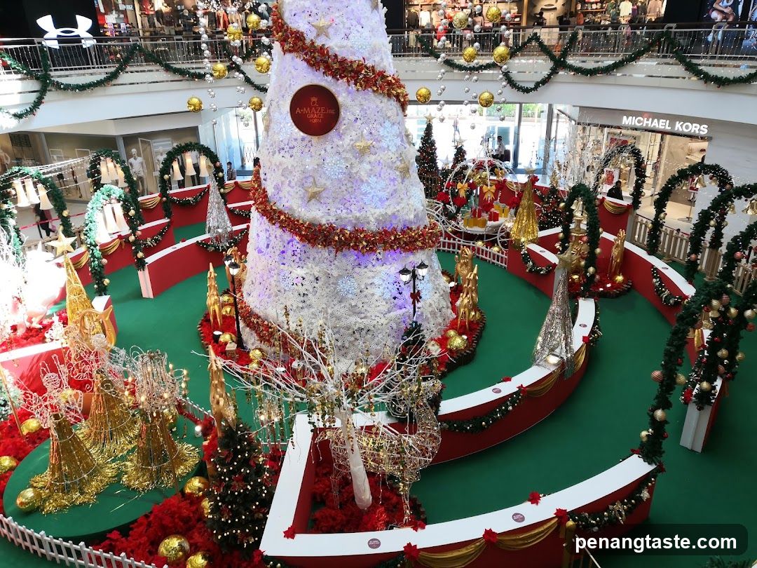 Christmas Display in Shopping Mall