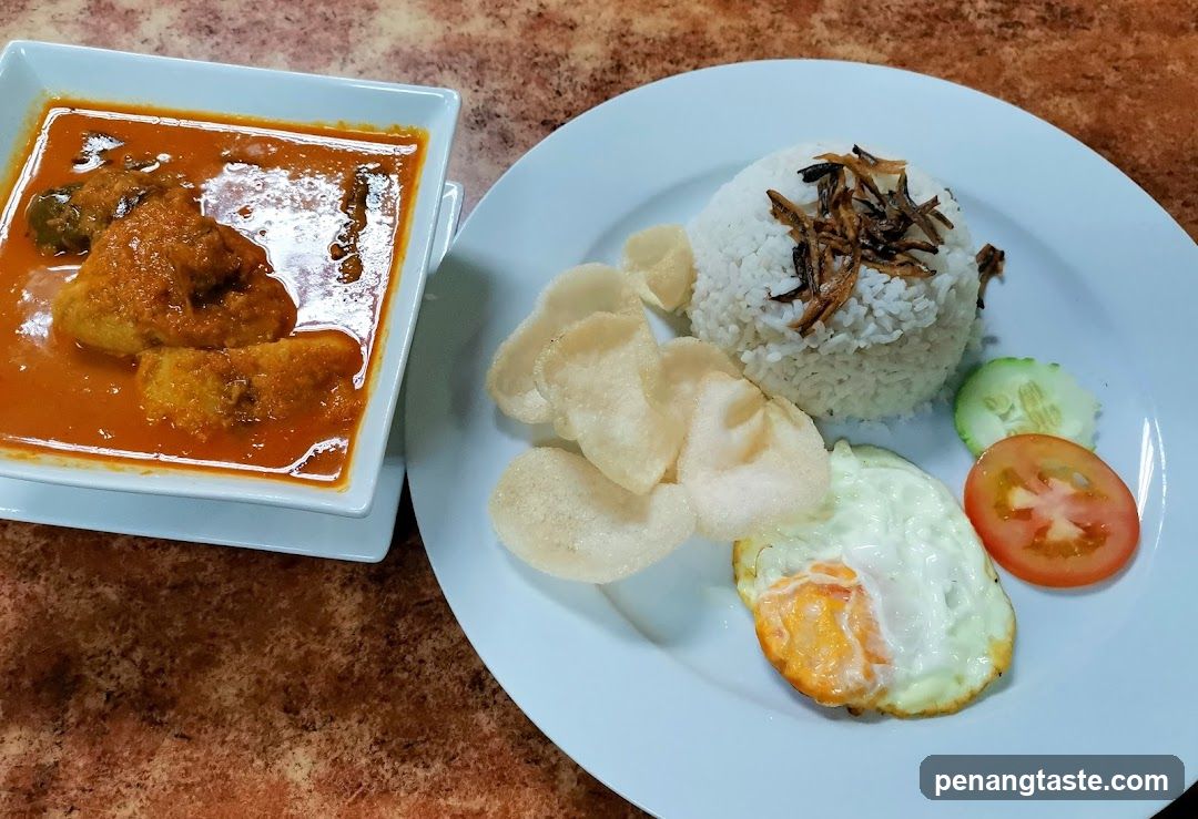 Food Plate and Curry Bowl