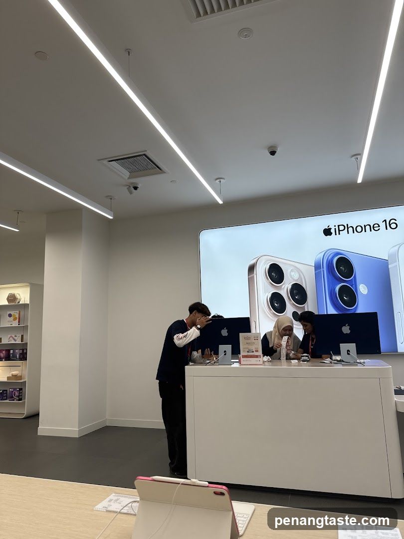 Apple Store Interior