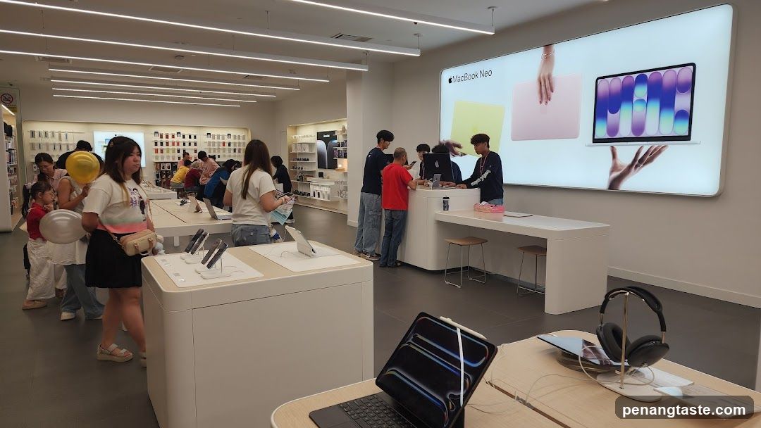 Apple Store Interior