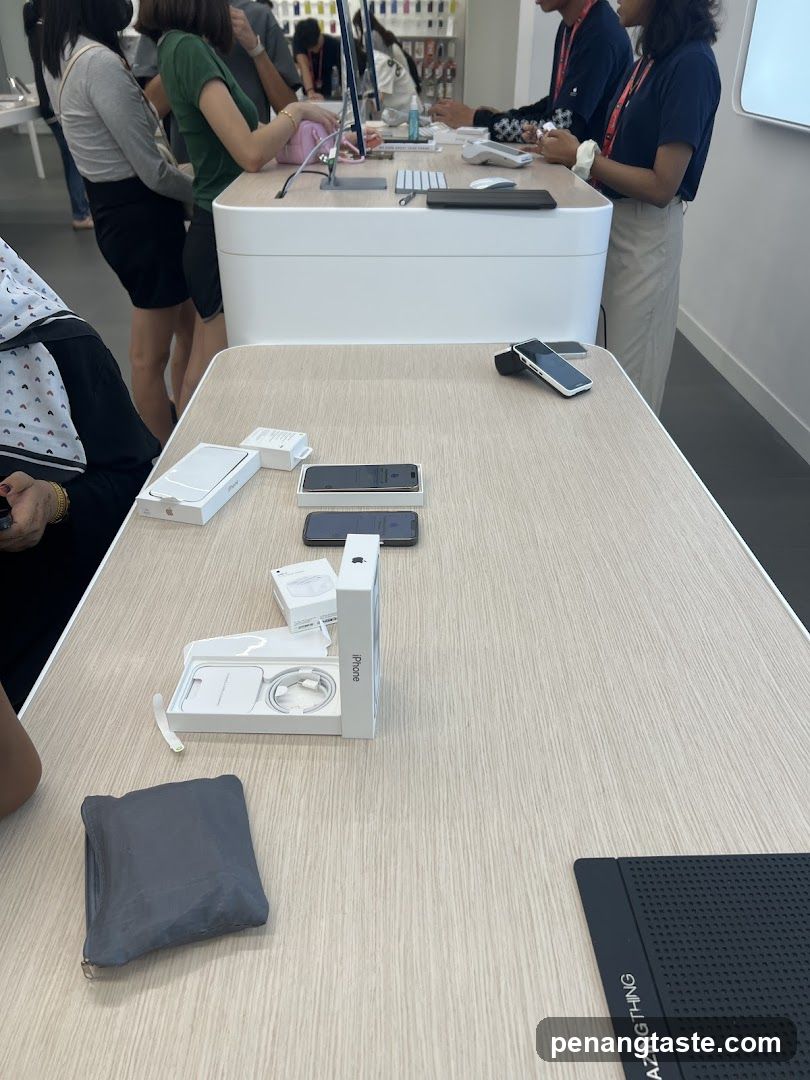 Apple Store Interior