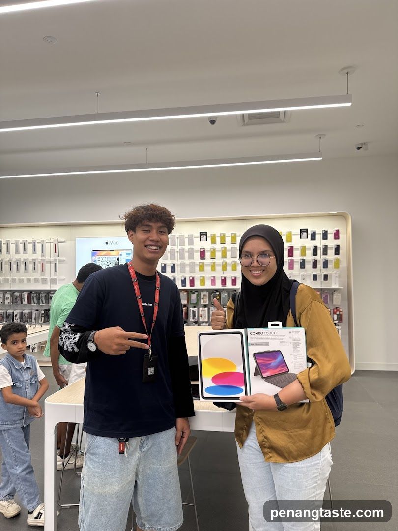 Inside Apple Store