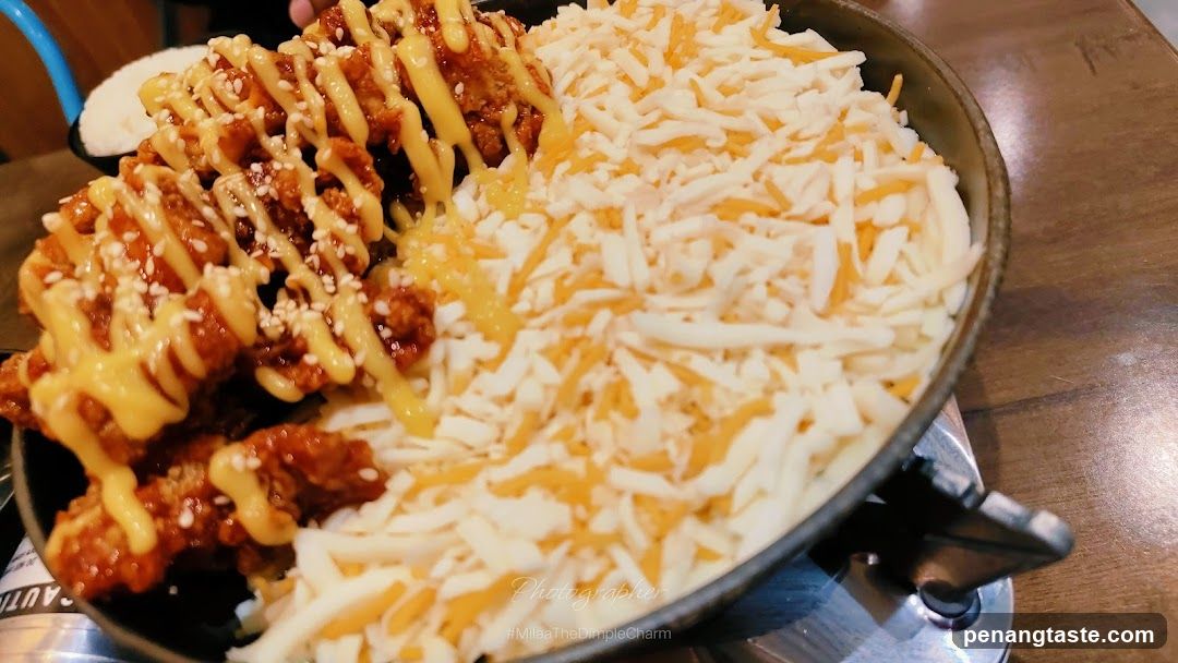 Food dish in a pan