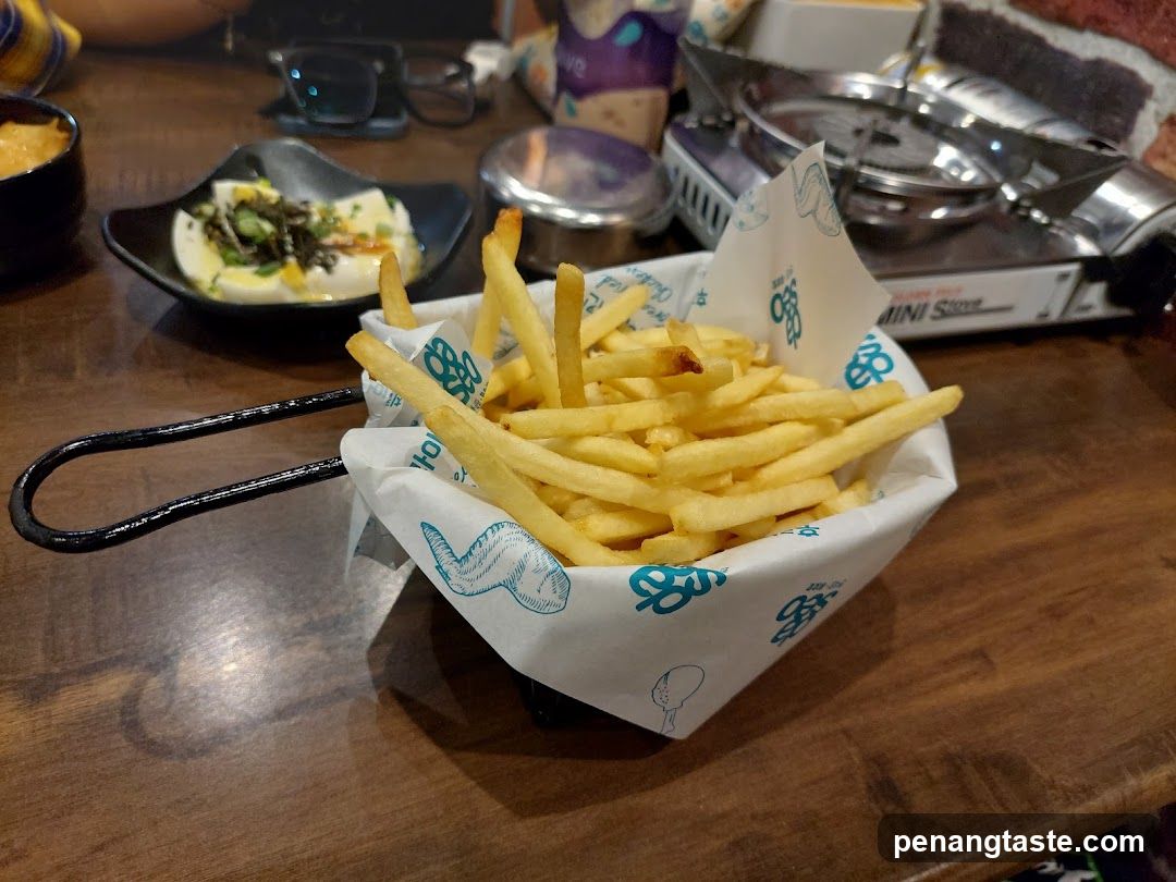 Food and Ambience at Dining Table