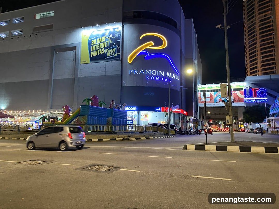 Prangin Mall at night
