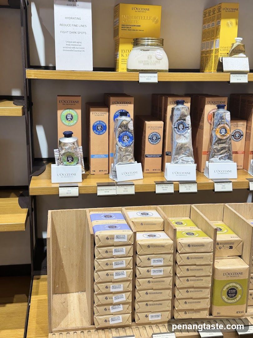 L'Occitane Product Display
