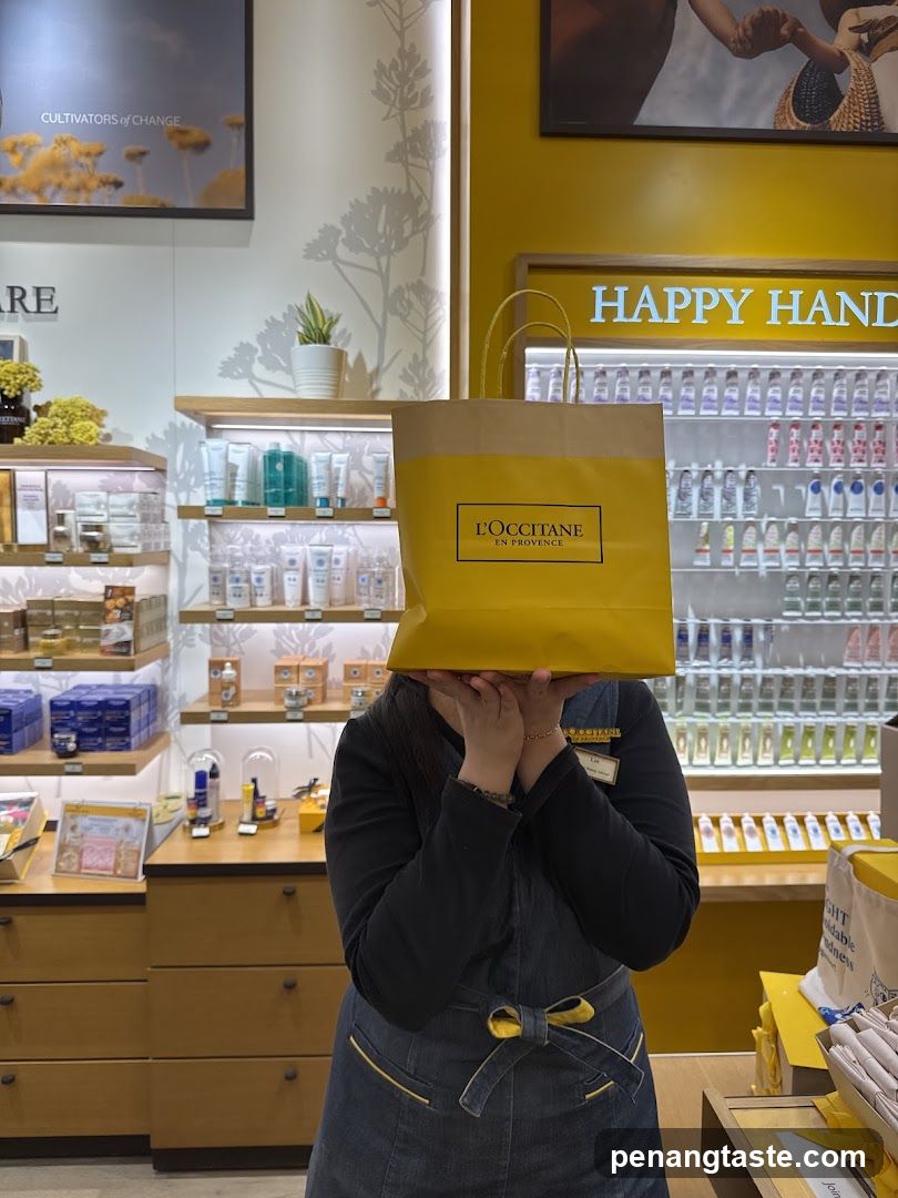 L'Occitane in-Store Employee