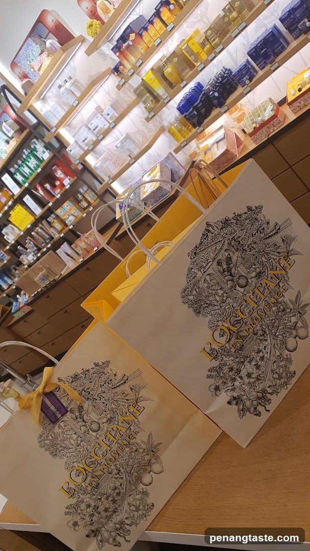 L'Occitane in Provence Store Interior