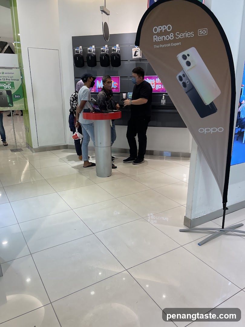 OPPO Reno8 Series 5G Display