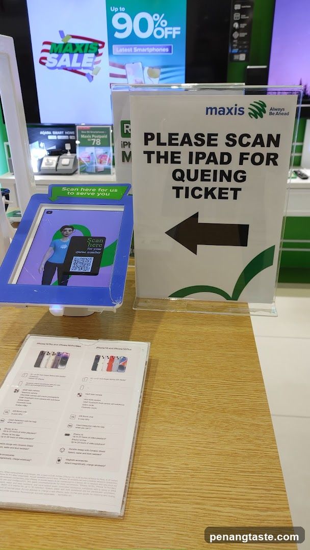 Maxis Store Interior Queue Area