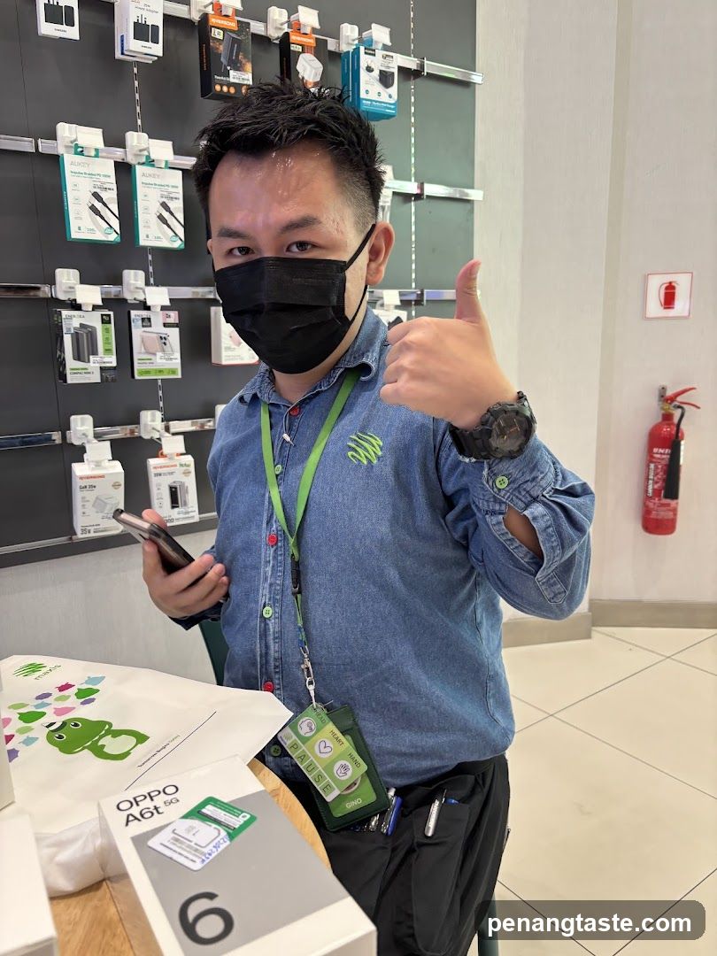 Store Interior Employee