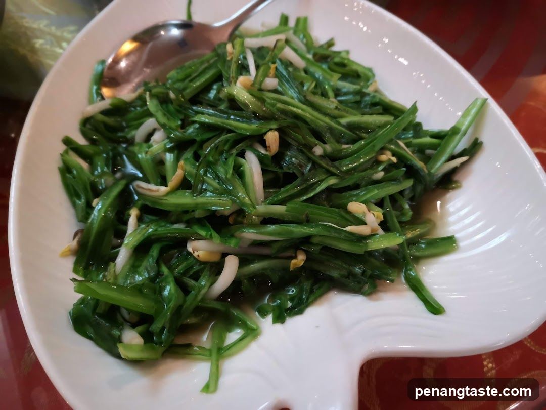 Stir-fried greens dish