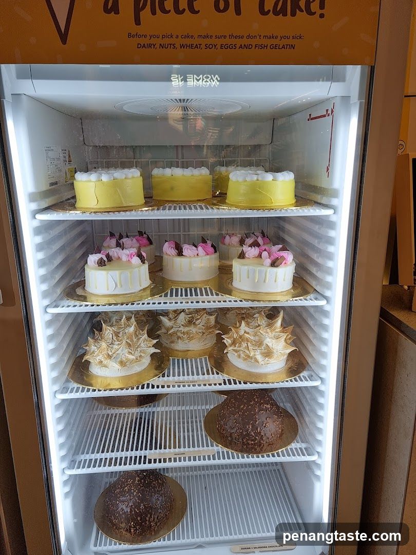 Cake Display Refrigerator