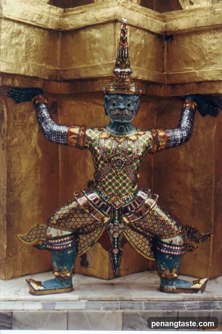 Thai Guardian Statue