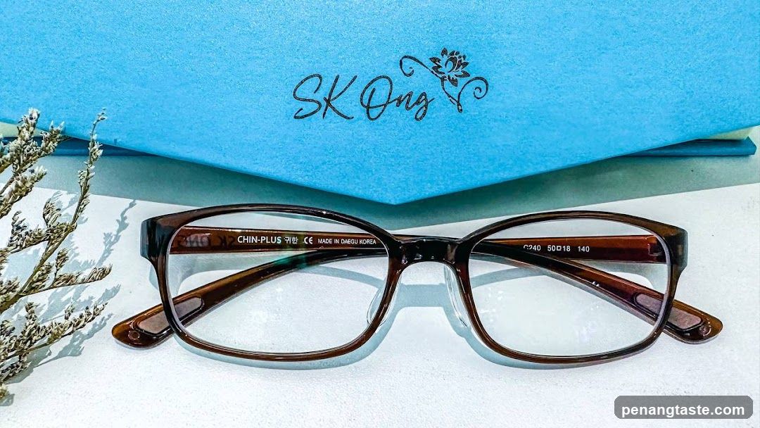 SK Ong Glasses Display