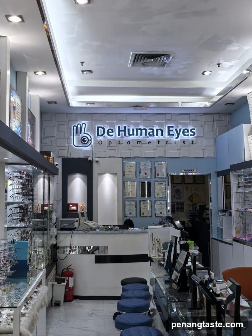 De Human Eyes Optometrist Interior