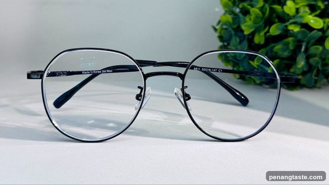 Eyeglasses Product Shot
