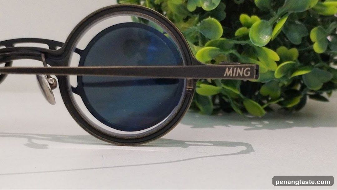 Ming Eyewear Product Shot