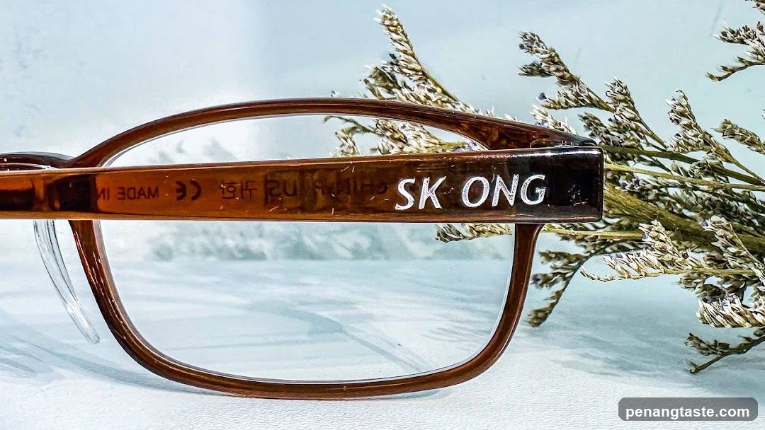 Eyeglasses with Branding