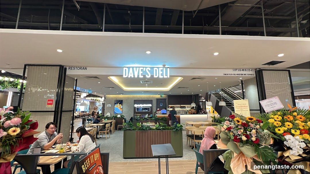 Dave's Deli Interior View