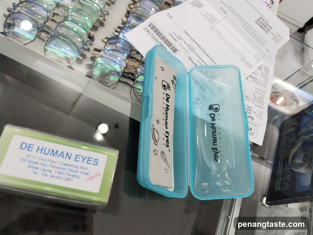 Optical Shop Interior Display
