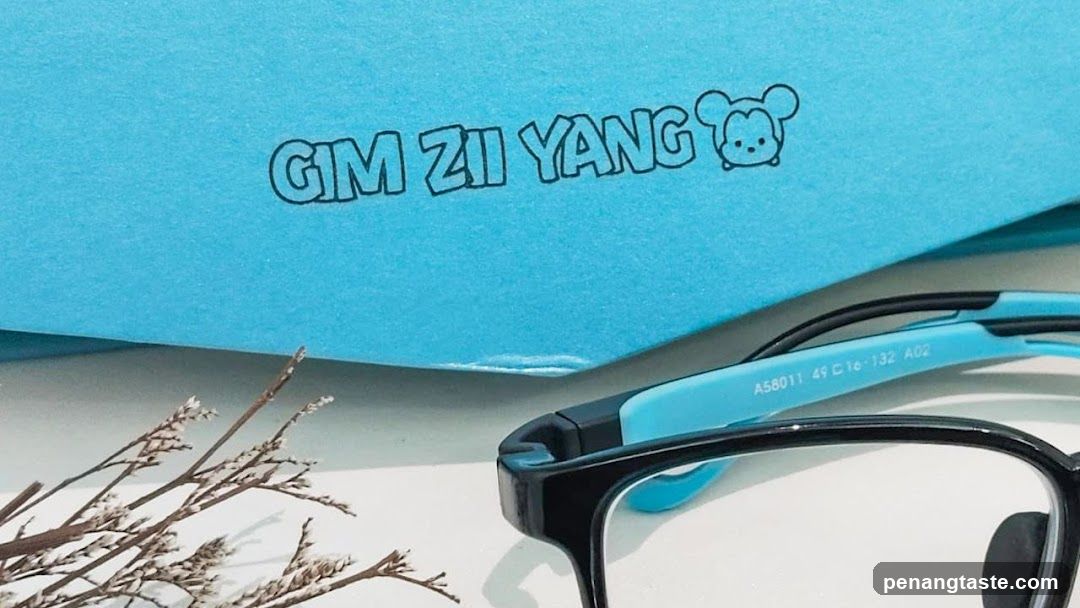 GIM ZI YANG Glasses Display