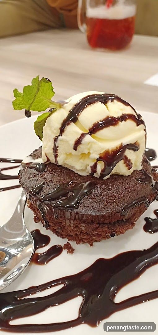 Chocolate Cake with Ice Cream