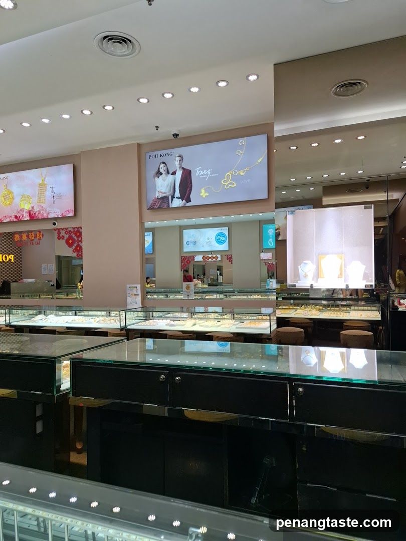 Jewelry Store Interior Display