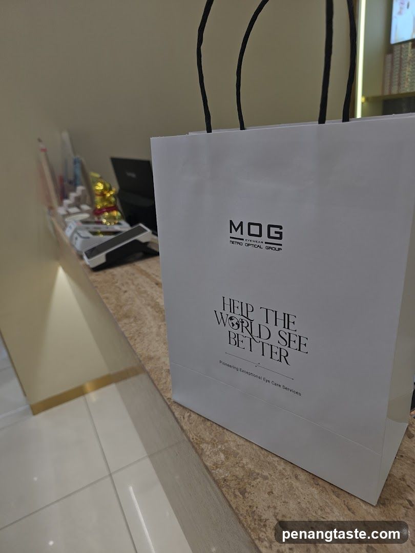 MOG Shopping Bag on Counter
