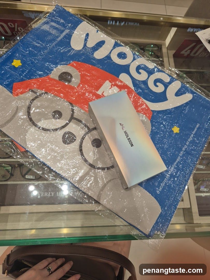 Moggy Glasses Display