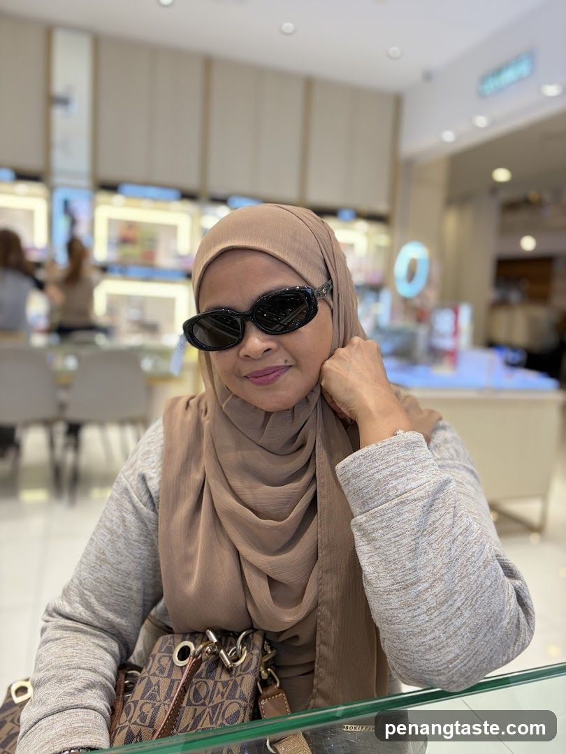 Woman in hijab at mall counter