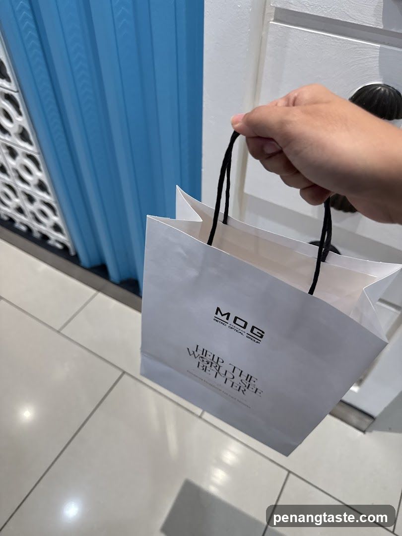 Shopping Bag with MOG Branding