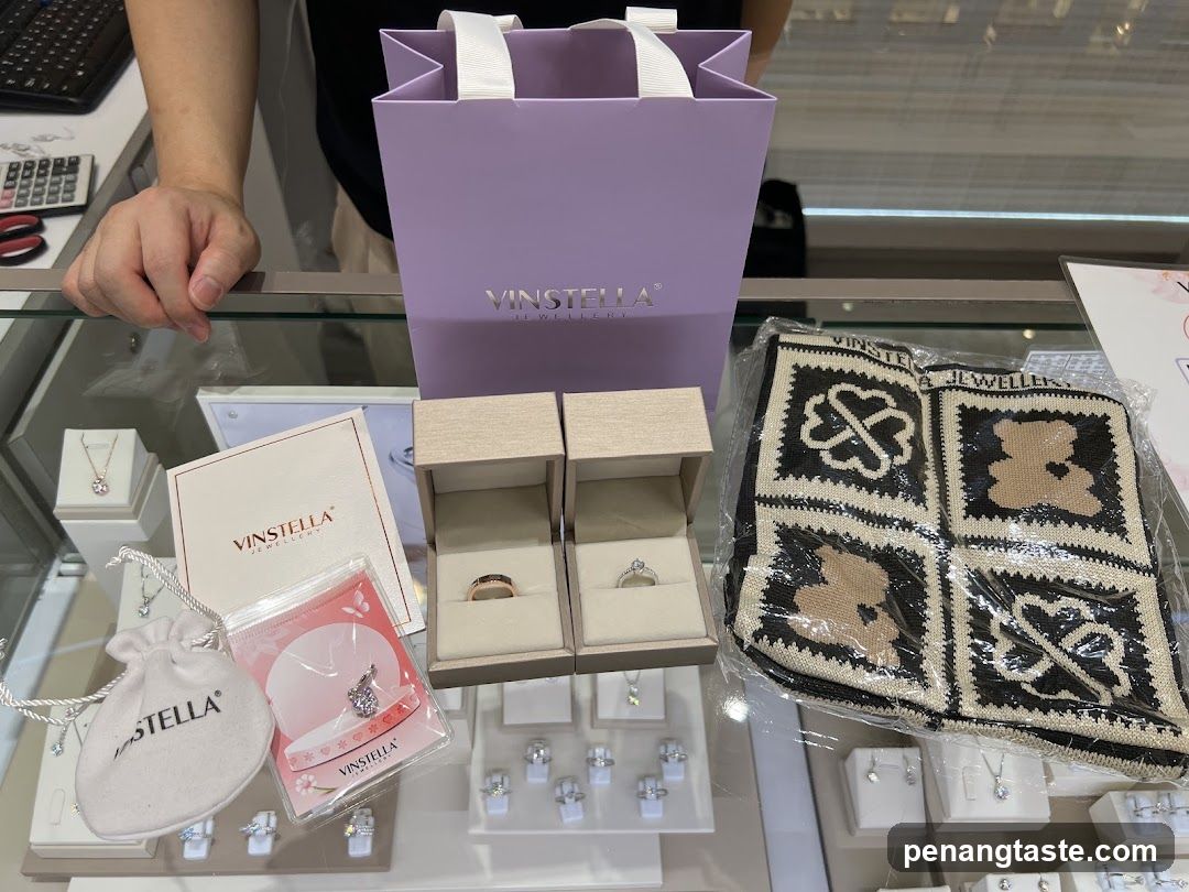 Vinstella Jewelry Display