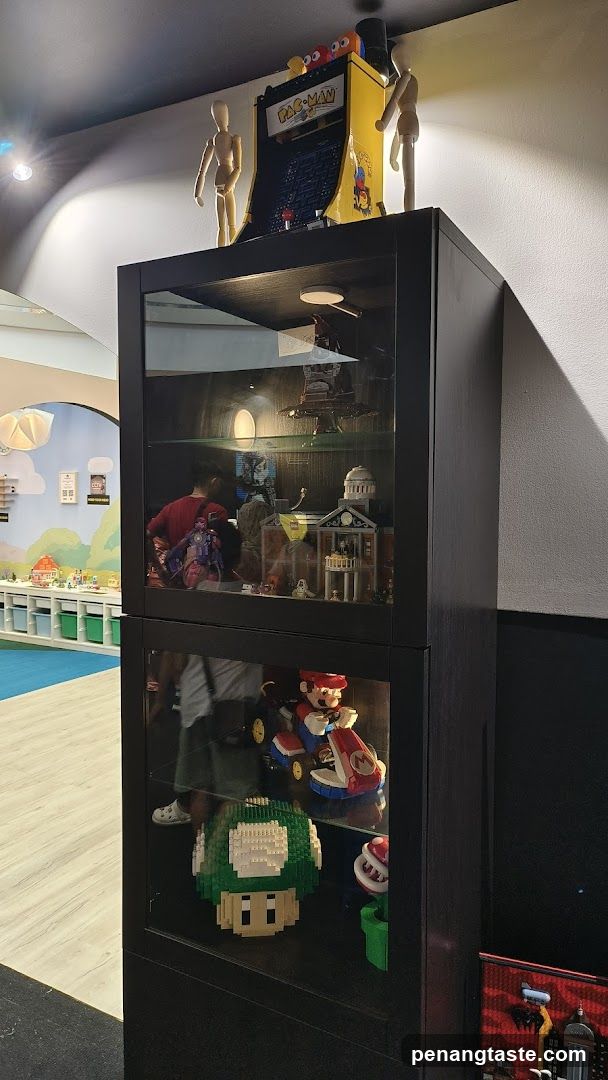 Toy Display Cabinet with Arcade Game