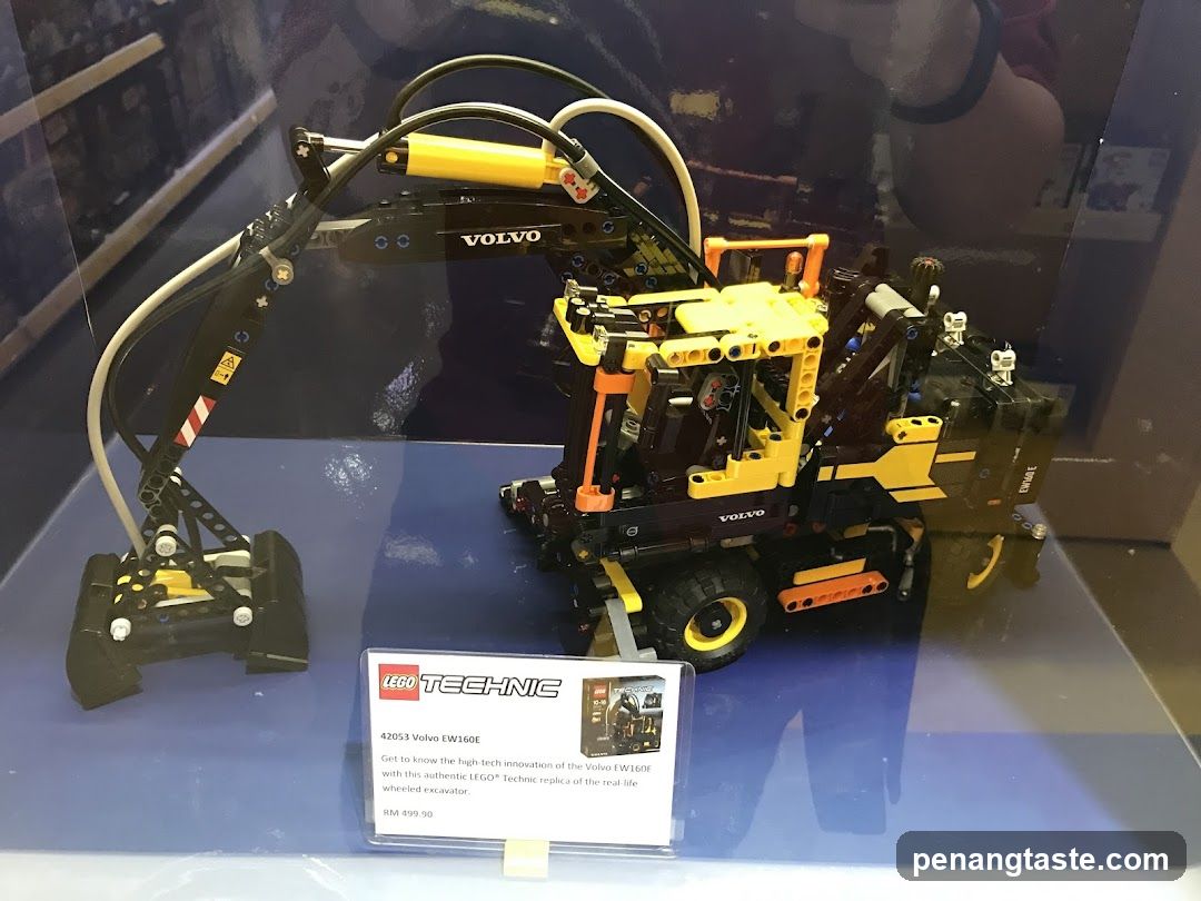 LEGO Technic Excavator Display