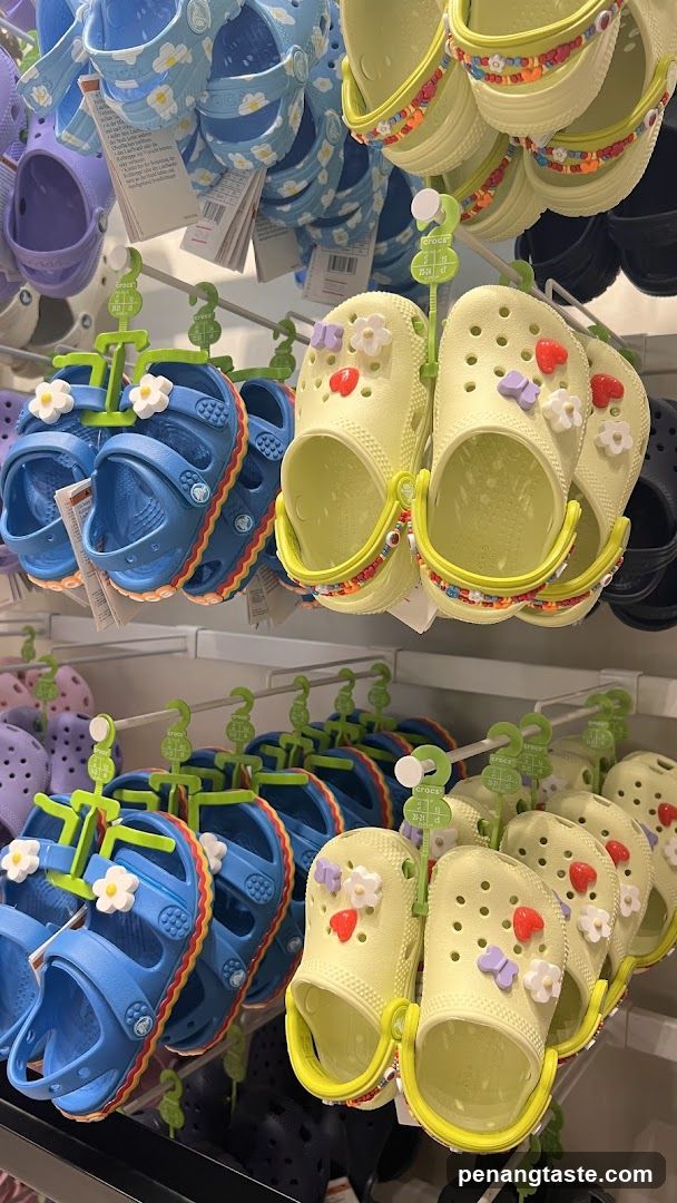 Crocs Display