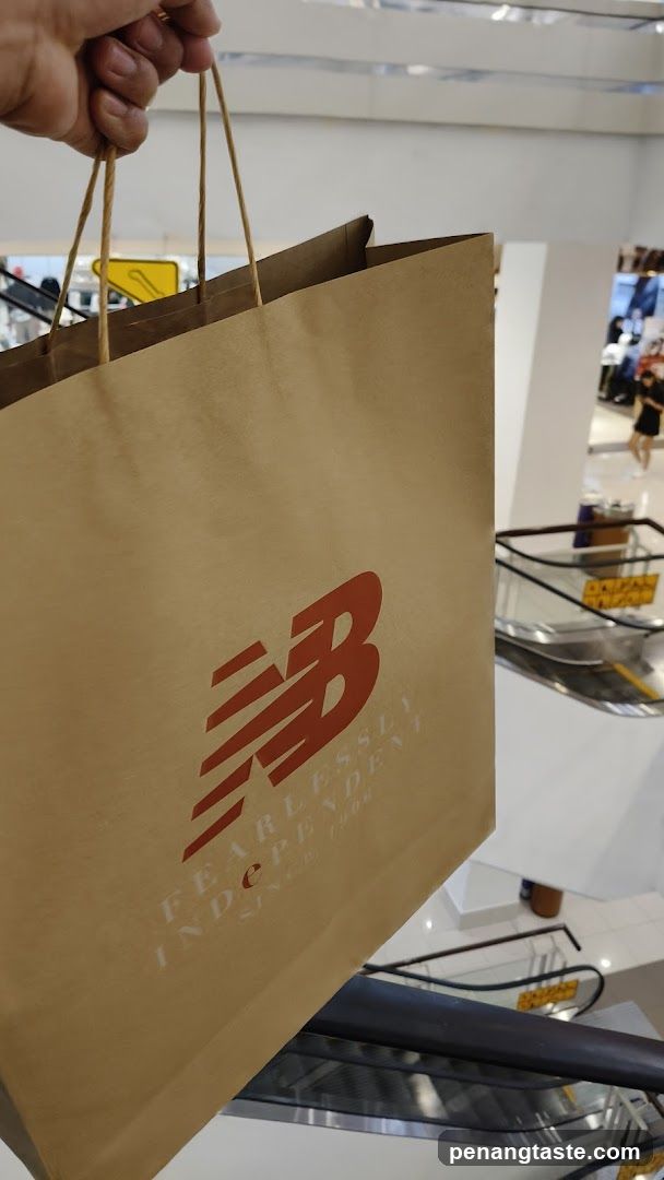 Shopping Bag with New Balance Logo
