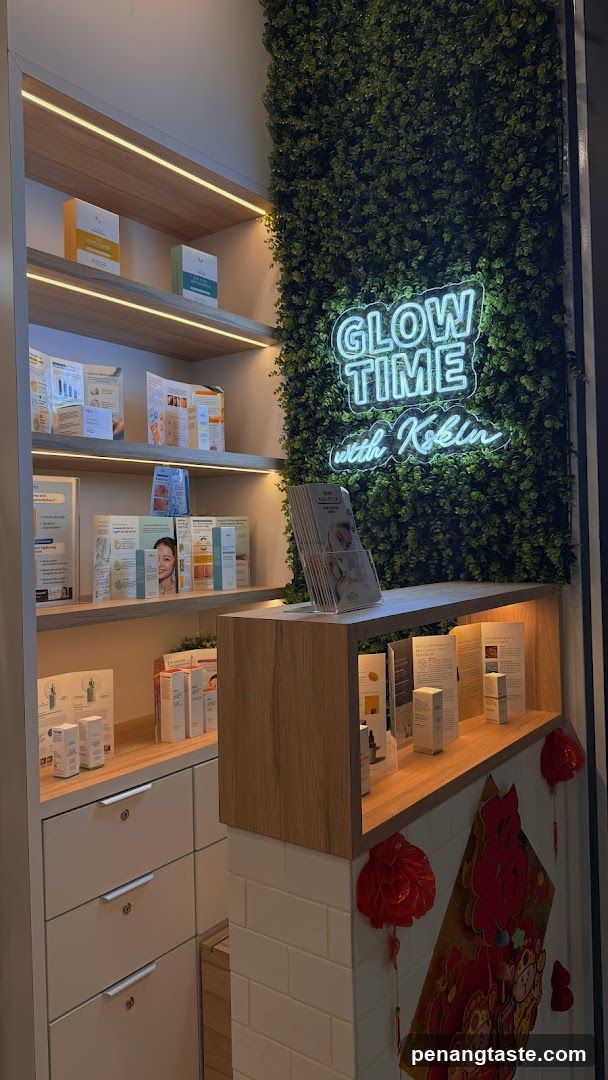 Glow Time with Kebin Interior Display