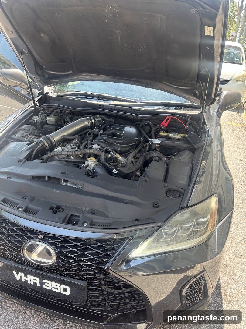 Lexus VHR 350 Engine Bay