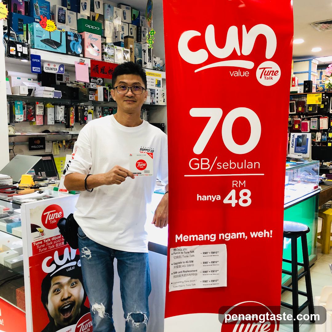 Tune Talk Promo Display