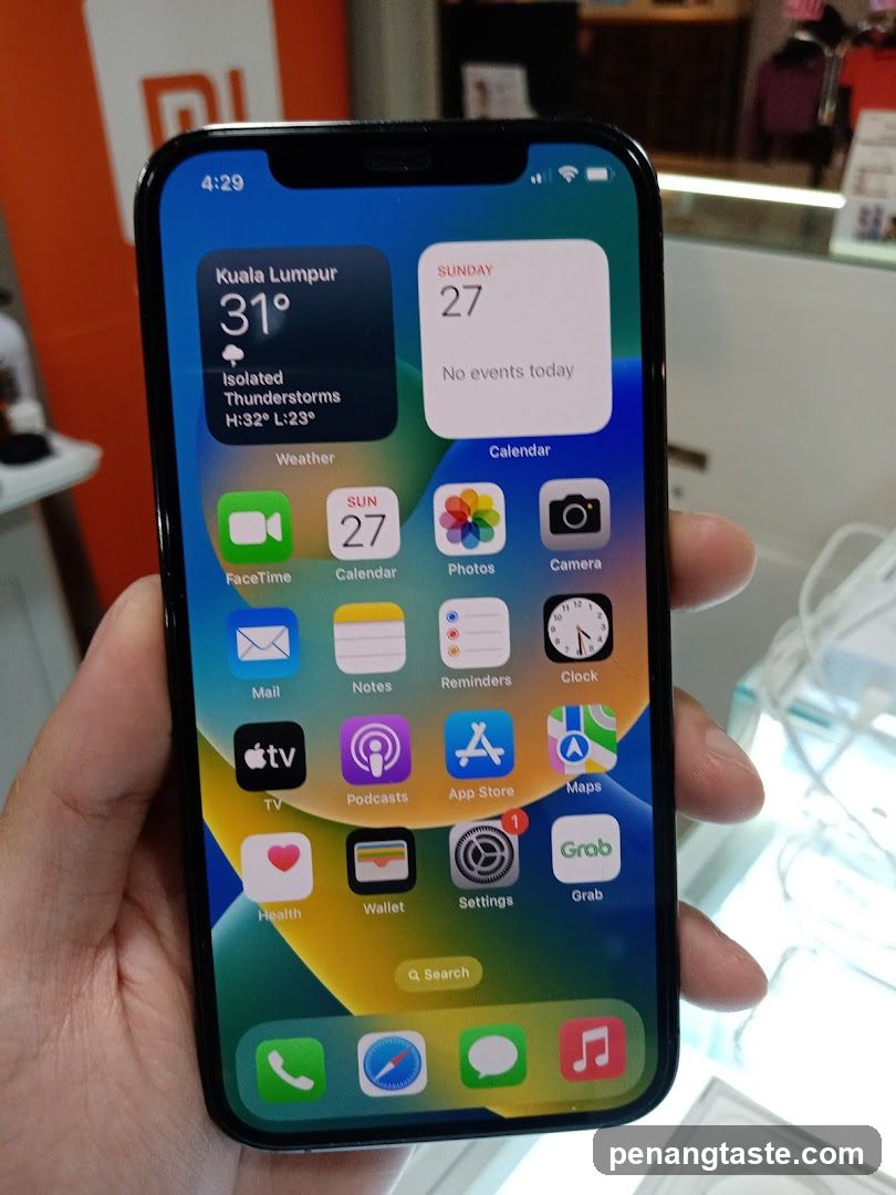 Smartphone Display in Store
