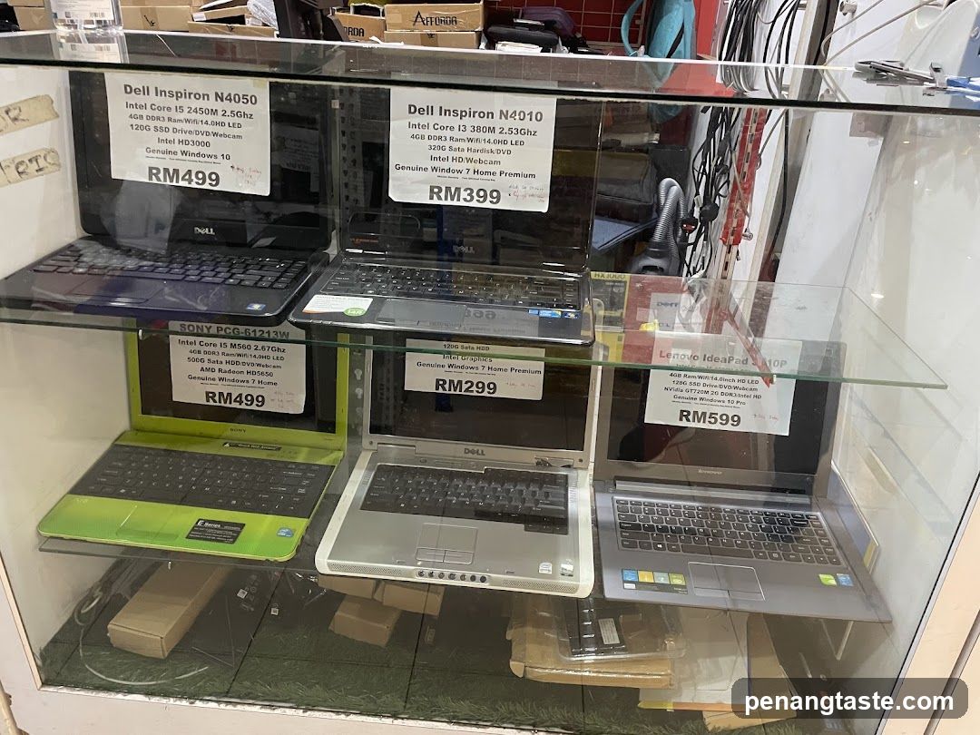Used Laptop Display Case
