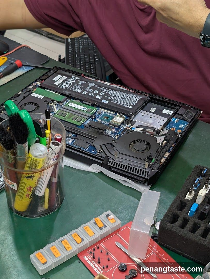 Laptop Repair Workbench