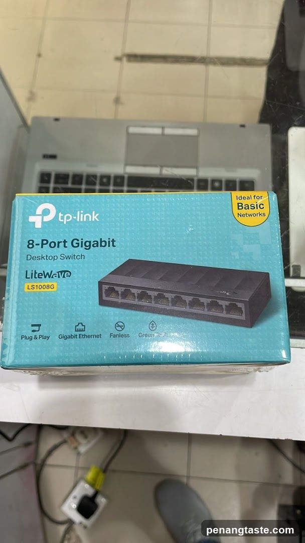 TP-Link Switch Box on Laptop