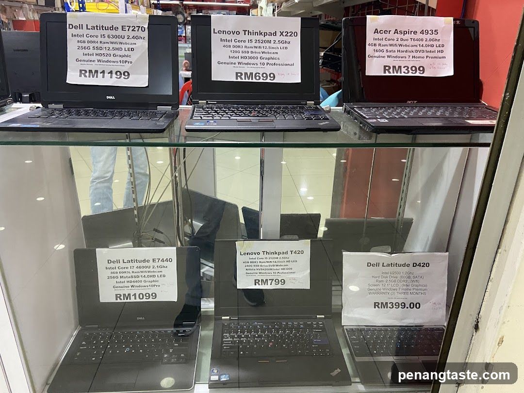 Used Laptops Display Case