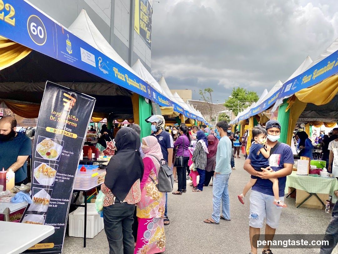 Crowded Outdoor Food Market